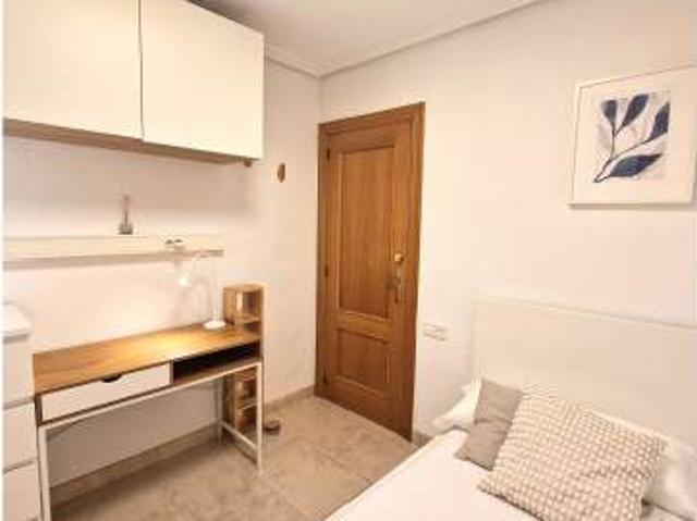 Habitación en piso compartido de 5 camas, L'Amistat, Valencia