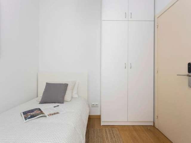 Habitación en piso de 5 habitaciones en alquiler en Les Corts, Barcelona
