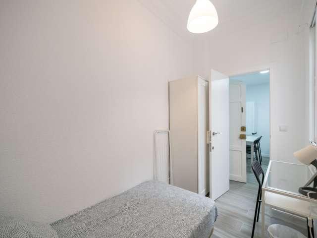 Habitación en piso de 5 habitaciones en alquiler en Morvedre, Valencia