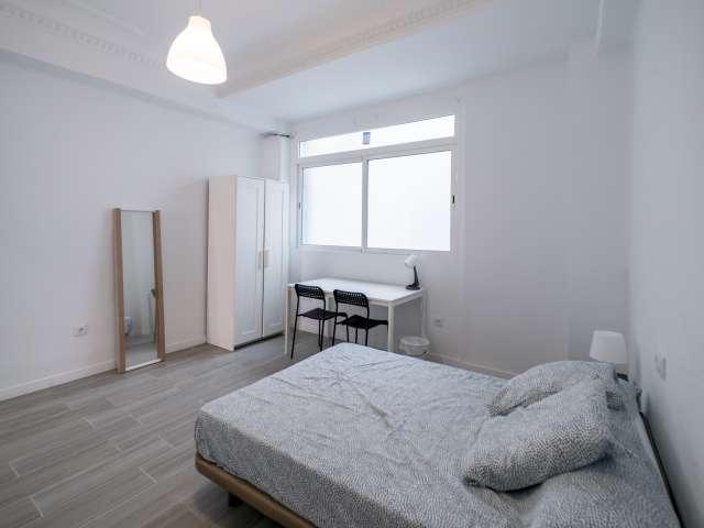 Habitación en piso de 5 habitaciones en alquiler en Morvedre, Valencia