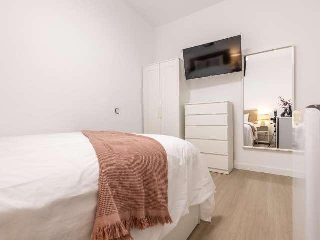 Habitación en piso de 5 habitaciones en alquiler en Palacio, Madrid
