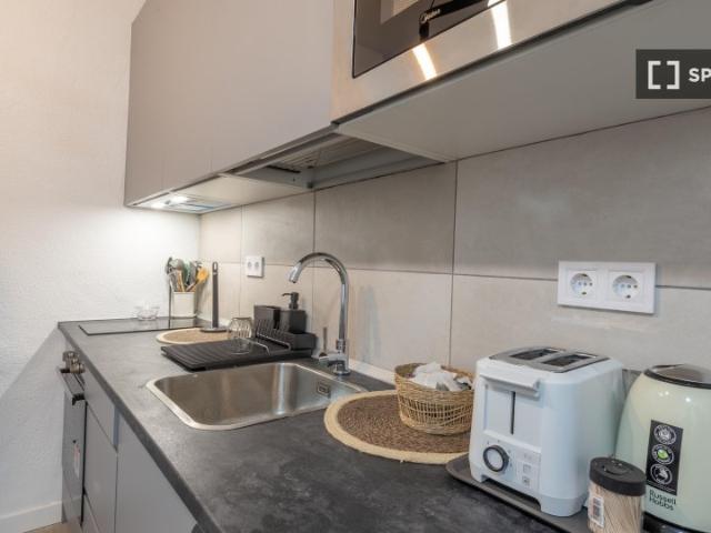 Habitación en piso de 5 habitaciones en alquiler en Palacio, Madrid