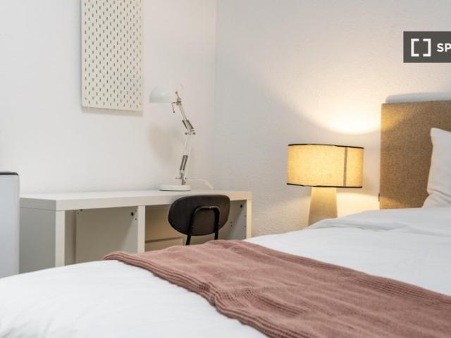 Habitación en piso de 5 habitaciones en alquiler en Palacio, Madrid