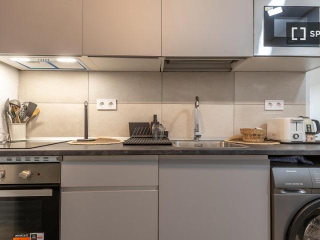 Habitación en piso de 5 habitaciones en alquiler en Palacio, Madrid