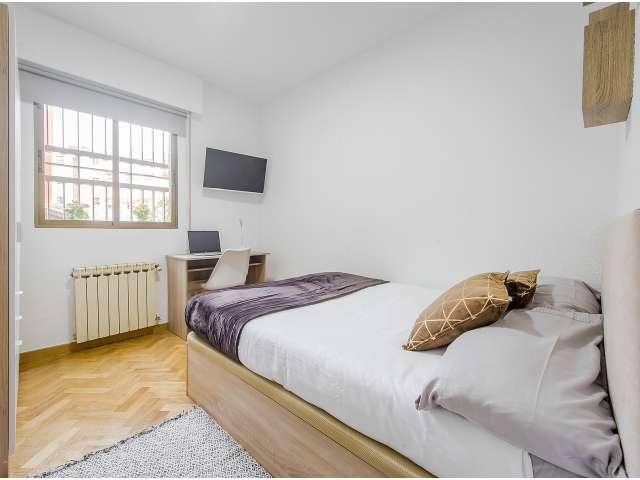 Habitación en piso de 5 habitaciones en Guindalera, Madrid