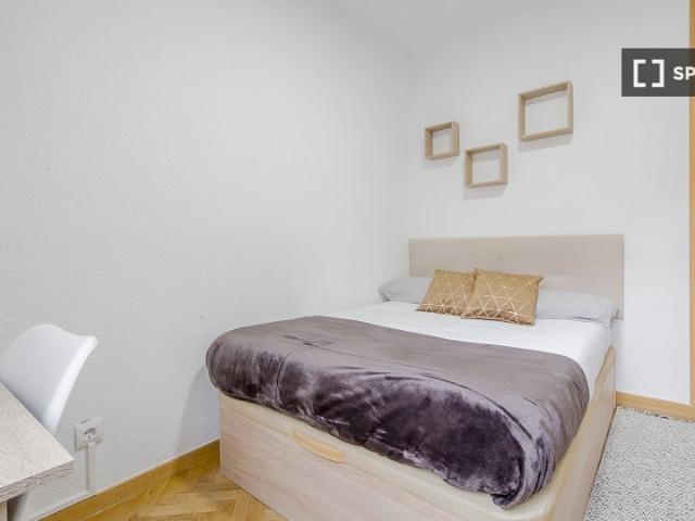 Habitación en piso de 5 habitaciones en Guindalera, Madrid