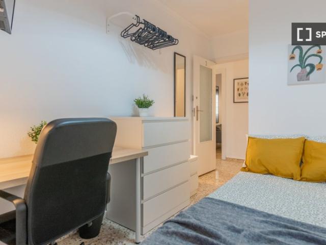 Habitación en piso de 6 habitaciones en Ciutat Jardí, Valencia