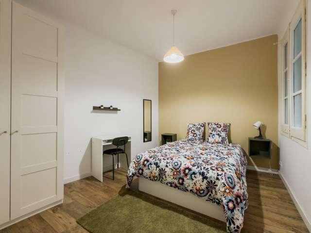 Habitación en piso de 6 habitaciones en alquiler en el Poble Sec, Barcelona