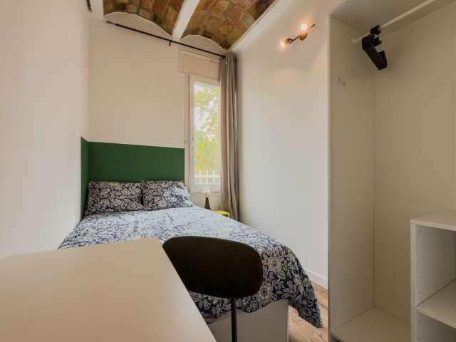 Habitación en piso de 6 habitaciones en alquiler en el Poble Sec, Barcelona