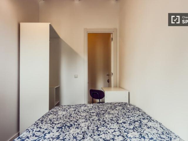 Habitación en piso de 6 habitaciones en alquiler en el Poble Sec, Barcelona