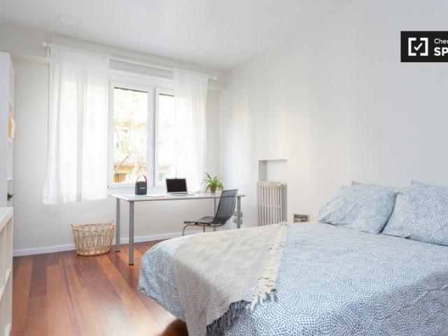 Habitación en piso de 6 habitaciones en alquiler en Vila de Gràcia