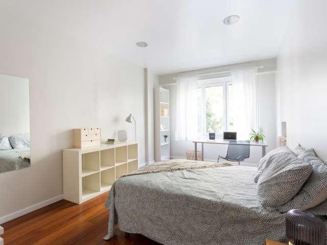 Habitación en piso de 6 habitaciones en alquiler en Vila de Gràcia