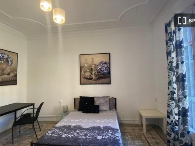 Habitación en piso de 8 habitaciones en alquiler en El Fort Pienc, Barcelona