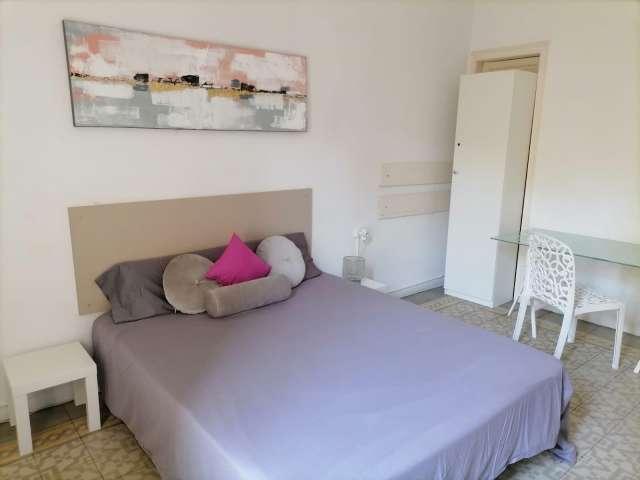 Habitación en piso de 8 habitaciones en alquiler en El Fort Pienc, Barcelona