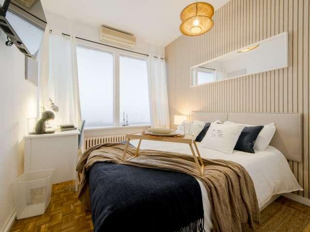 Habitación en piso de 9 habitaciones en alquiler, Cuatro Caminos, Madrid