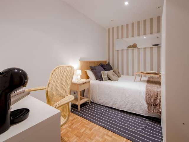 Habitación en piso de 9 habitaciones en alquiler, Cuatro Caminos, Madrid