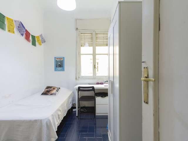 Habitación en piso de 9 habitaciones en alquiler en Gaztambide, Madrid