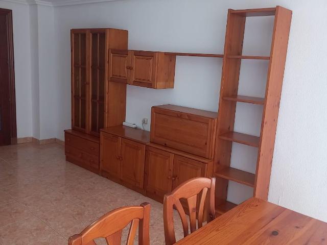 HABITACION EN PISO DE ESTUDIANTES DE 4 DORMITORIOS