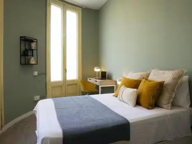 Habitación en Pl. de la Universitat, 5