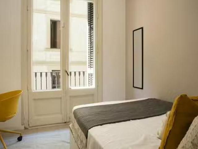 Habitación en Pl. de la Universitat, 5