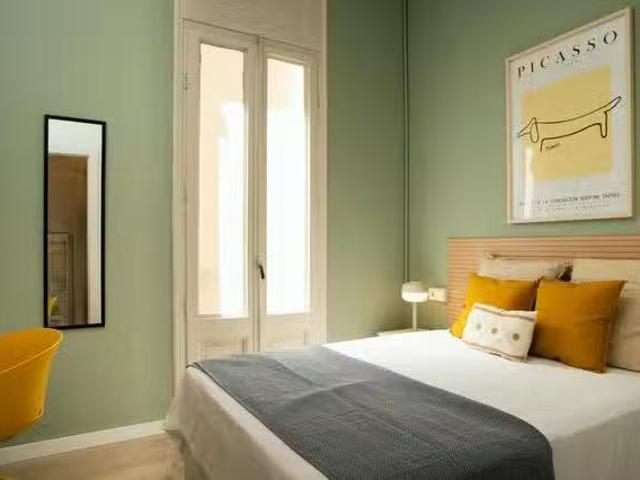 Habitación en Plaça de la Universitat, Ciutat Vella