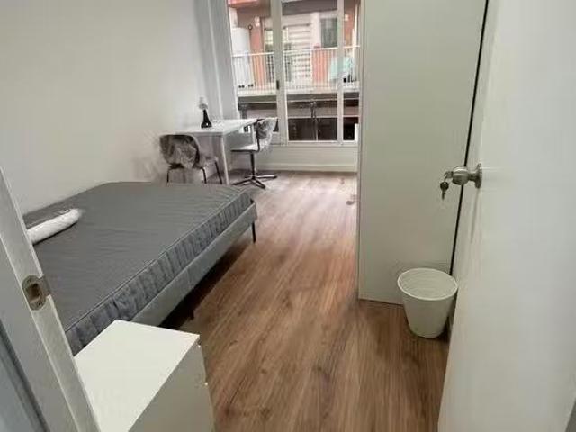 Habitación en Plaça de Pep Ventura