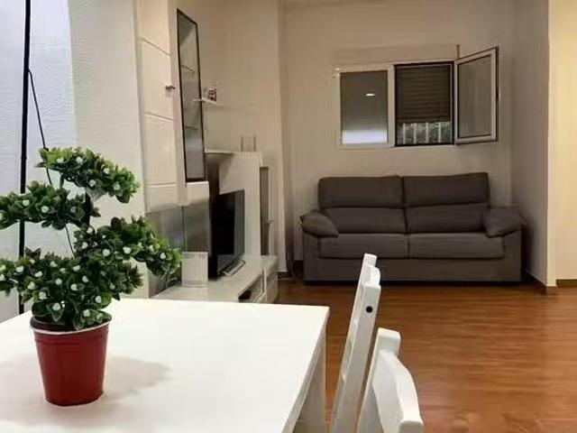 Habitación en Plaça del Mestre Vicent Ballester Fandós, Quatre.