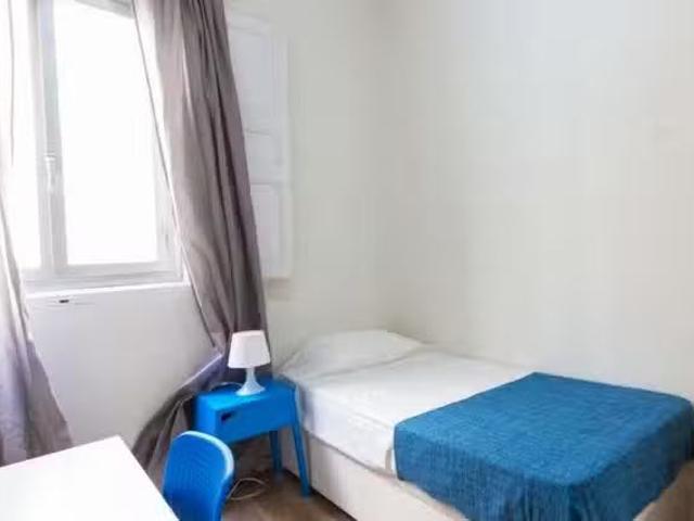 Habitación en Plaza de la Marina Española