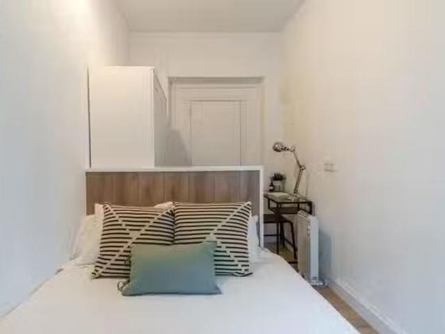 Habitación en Plaza de la Marina Española