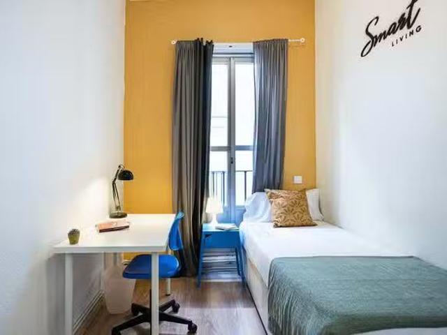Habitación en Plaza de la Marina Española