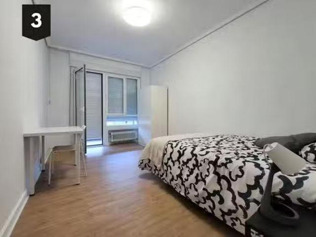 Habitación en Plaza del Funicular, Matiko Ciudad Jardín