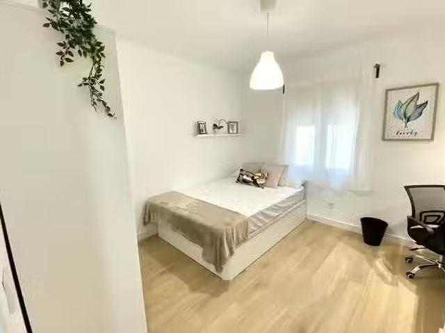 Habitación en Plaza Jiménez Díaz