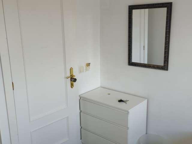 Habitación en Pozuelo de Alarcón, Madrid, gastos incluidos