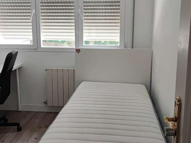 Habitación en Pozuelo de Alarcón, Madrid, gastos incluidos