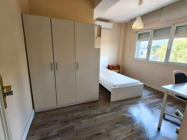 Habitación en Pozuelo de Alarcón, Madrid, gastos incluidos
