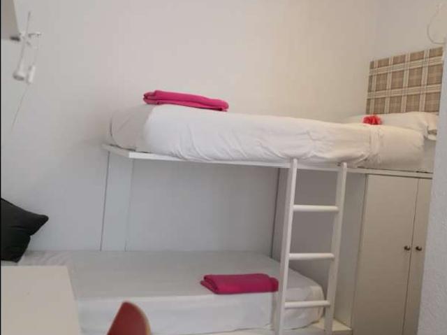 Habitación en residencia de estudiantes en Moncloa, Madrid