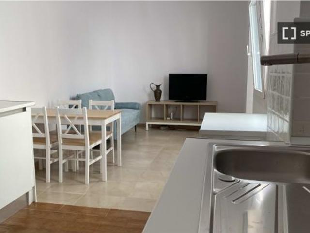 Habitación en un apartamento compartido de 3 habitaciones en alquiler en San Lorenzo, con todos los