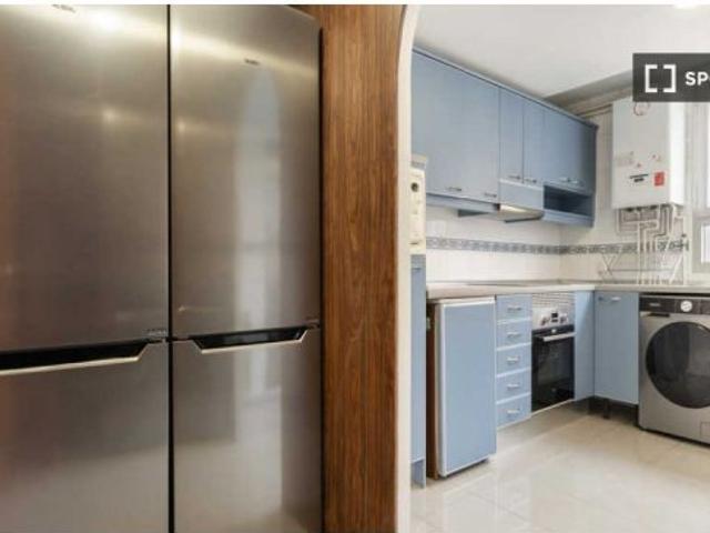 Habitación en un apartamento compartido de 10 habitaciones en alquiler en Atalaya, no se admiten par