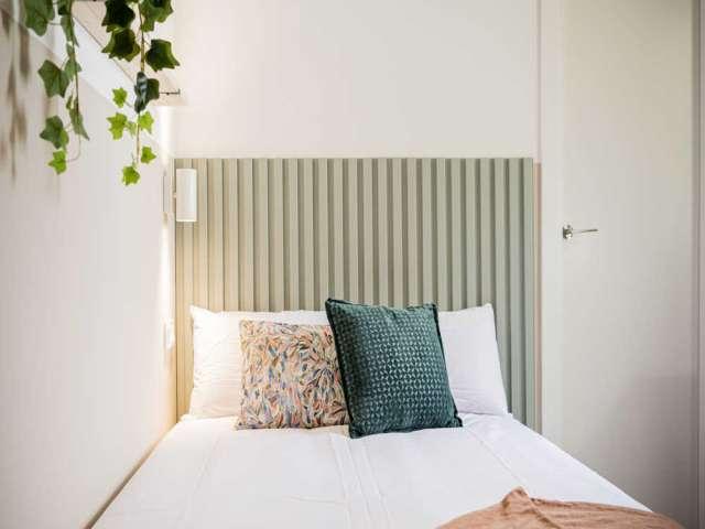Habitación en un apartamento compartido de 16 habitaciones en alquiler en Sol