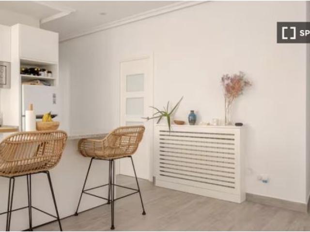 Habitación en un apartamento compartido de 1 dormitorio en Almagro, en alquiler