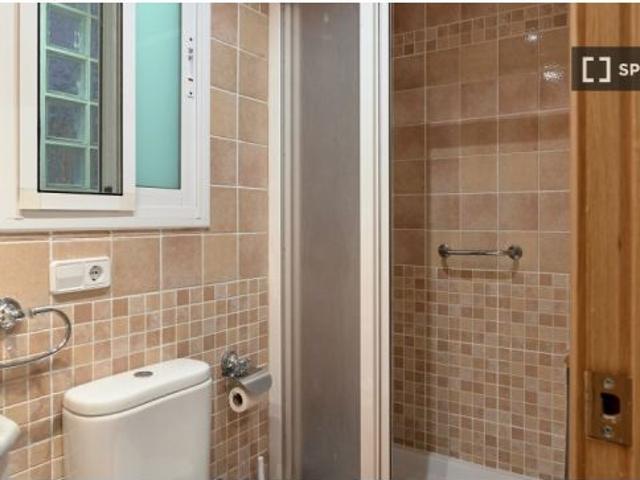 Habitación en un apartamento compartido de 1 dormitorio en alquiler en Nou Moles
