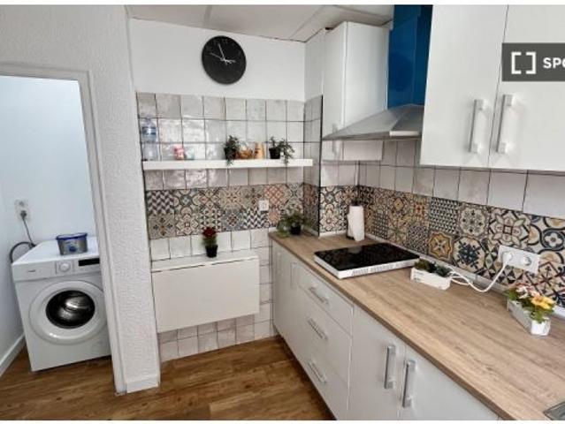 Habitación en un apartamento compartido de 1 dormitorio en alquiler en Novelda