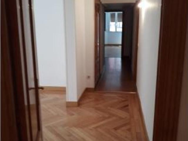 Habitación en un apartamento compartido de 1 dormitorio en alquiler en Cortés