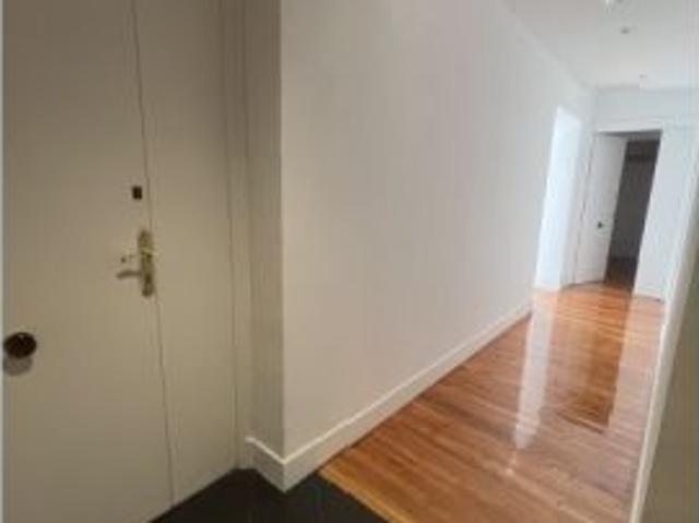 Habitación en un apartamento compartido de 1 dormitorio en alquiler en Embajadores, gastos incluidos