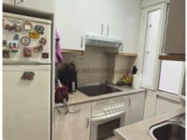 Habitación en un apartamento compartido de 1 dormitorio en alquiler en Guindalera