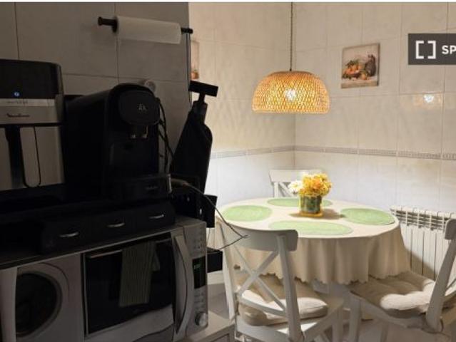 Habitación en un apartamento compartido de 1 dormitorio en alquiler en Palomas