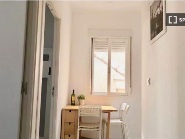 Habitación en un apartamento compartido de 1 dormitorio en alquiler en Sol