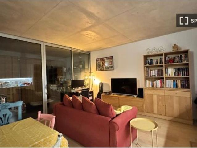 Habitación en un apartamento compartido de 1 dormitorio en alquiler en Torre Baró