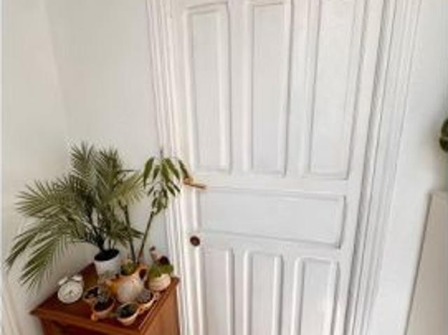 Habitación en un apartamento compartido de 1 dormitorio en alquiler en Triana