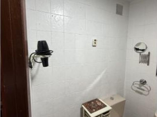 Habitación en un apartamento compartido de 1 dormitorio en alquiler en Valdeacederas